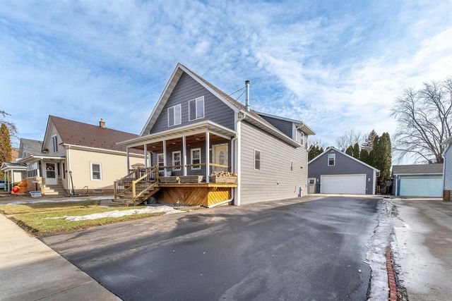 1112 DOVE STREET, Oshkosh, WI 54902