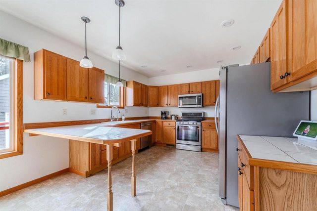 1112 DOVE STREET, Oshkosh, WI 54902