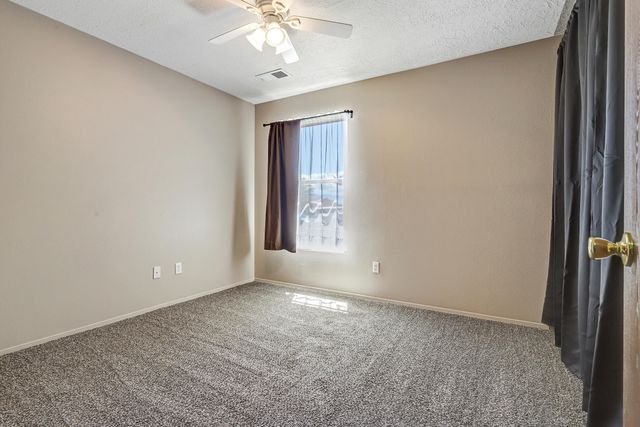 215 Western Hills Drive SE, Rio Rancho, NM 87124