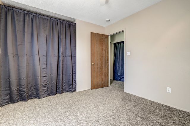 215 Western Hills Drive SE, Rio Rancho, NM 87124