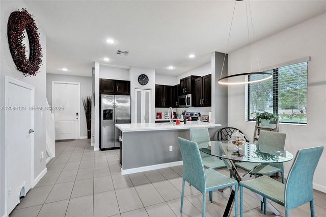 4204 N Dixie Highway 1, Oakland Park, FL 33334