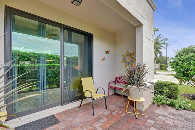 4204 N Dixie Highway 1, Oakland Park, FL 33334