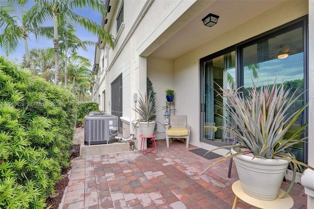 4204 N Dixie Highway 1, Oakland Park, FL 33334