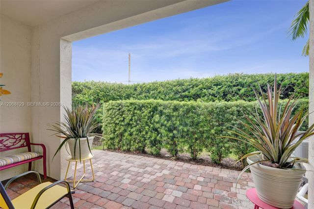 4204 N Dixie Highway 1, Oakland Park, FL 33334