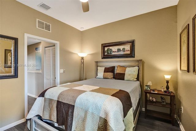 4204 N Dixie Highway 1, Oakland Park, FL 33334