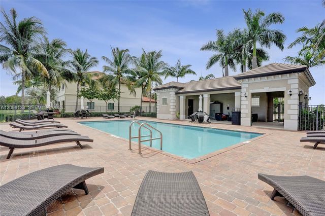 4204 N Dixie Highway 1, Oakland Park, FL 33334