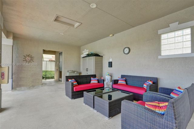 4204 N Dixie Highway 1, Oakland Park, FL 33334
