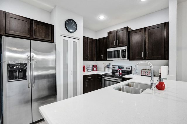 4204 N Dixie Highway 1, Oakland Park, FL 33334