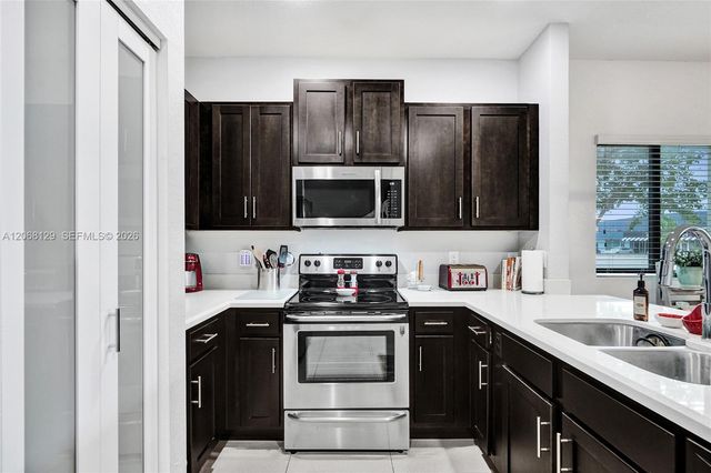 4204 N Dixie Highway 1, Oakland Park, FL 33334