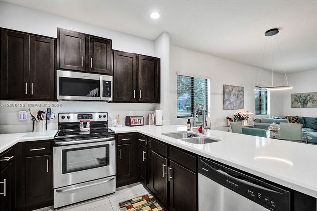 4204 N Dixie Highway 1, Oakland Park, FL 33334