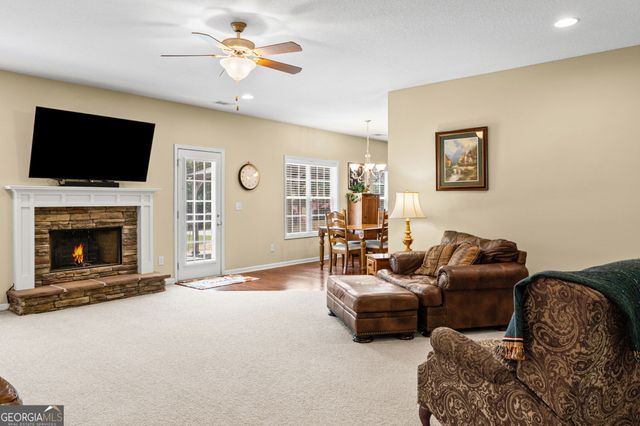 195 Gracie Gardens Court, Newnan, GA 30263