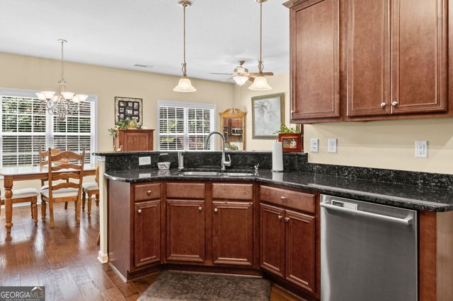 195 Gracie Gardens Court, Newnan, GA 30263