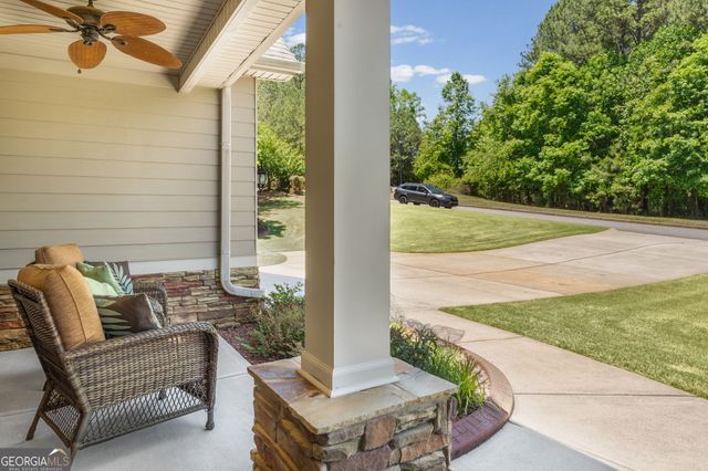 195 Gracie Gardens Court, Newnan, GA 30263