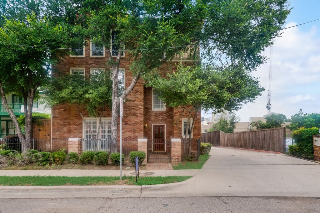 3207 Cole Avenue A, Dallas, TX 75204