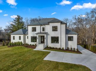 6718 Fleetwood Dr, Nashville, TN 37205