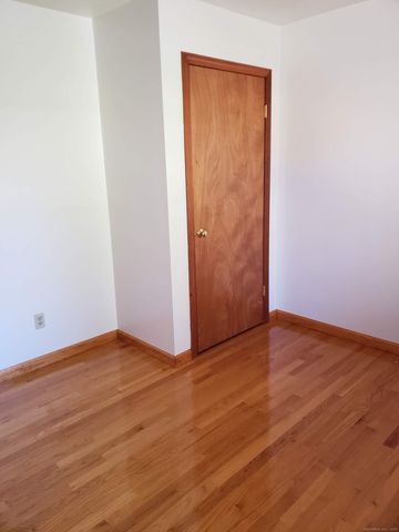 160 Broadway, Hamden, CT 06518