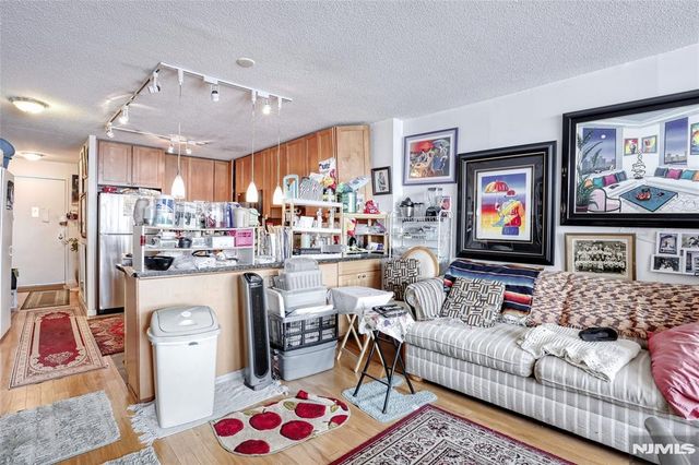 7004 JFK Blvd E Boulevard 20E, Guttenberg, NJ 07093