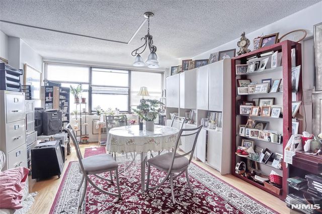 7004 JFK Blvd E Boulevard 20E, Guttenberg, NJ 07093