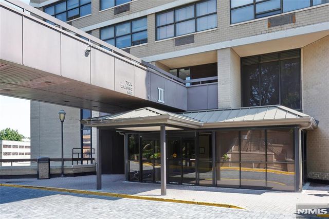 7004 JFK Blvd E Boulevard 20E, Guttenberg, NJ 07093