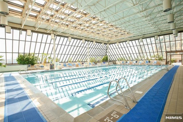 7004 JFK Blvd E Boulevard 20E, Guttenberg, NJ 07093