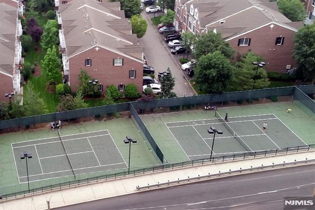 7004 JFK Blvd E Boulevard 20E, Guttenberg, NJ 07093