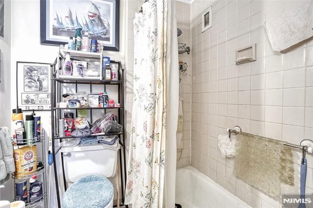 7004 JFK Blvd E Boulevard 20E, Guttenberg, NJ 07093