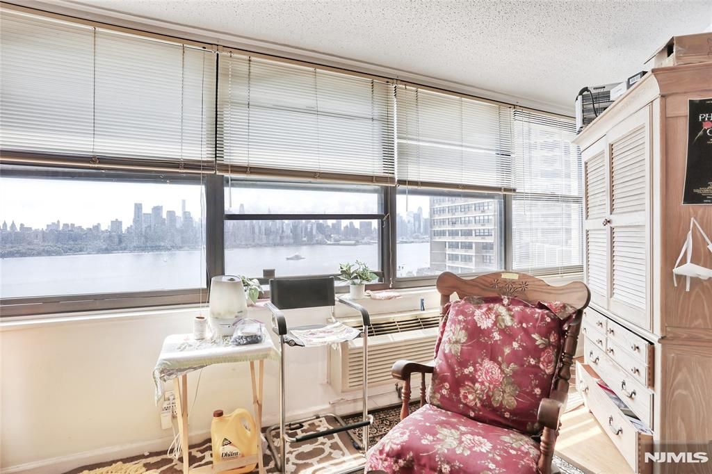 7004 JFK Blvd E Boulevard 20E, Guttenberg, NJ 07093