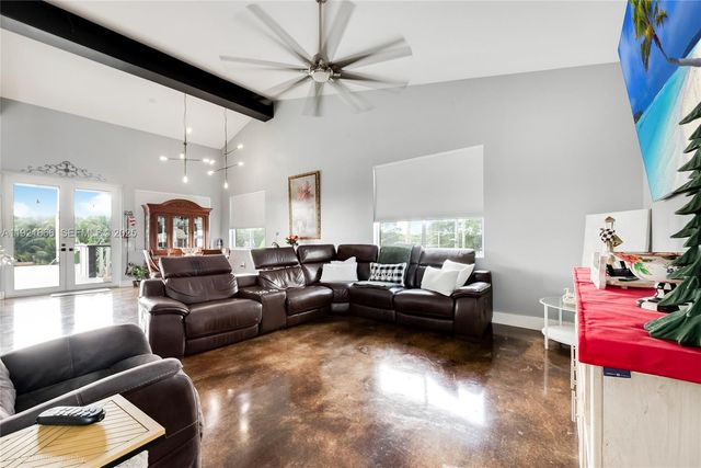 19870 SW 190th St, Miami, FL 33187