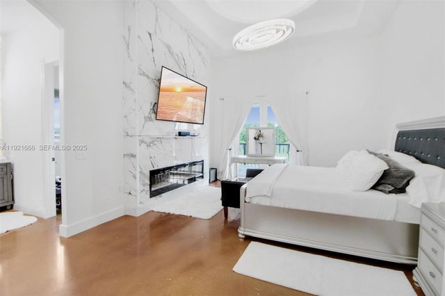 19870 SW 190th St, Miami, FL 33187