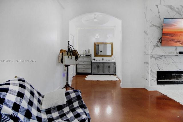 19870 SW 190th St, Miami, FL 33187