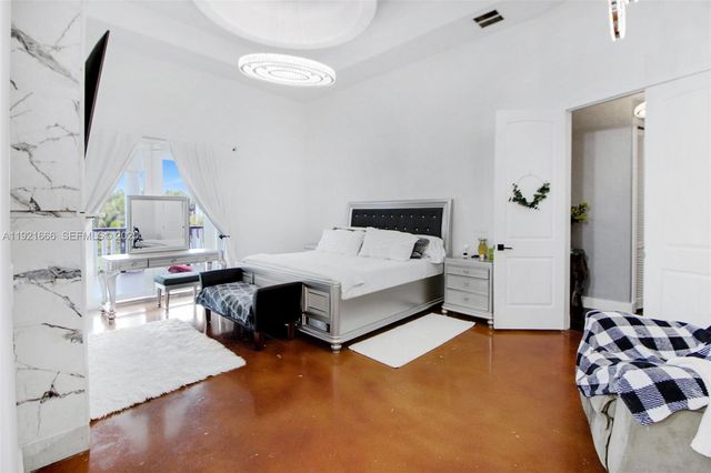 19870 SW 190th St, Miami, FL 33187