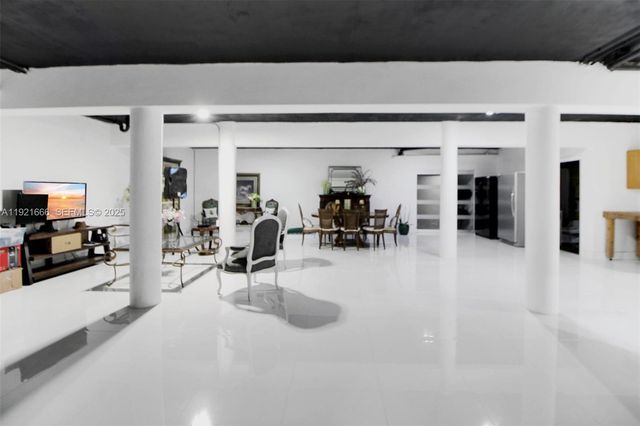 19870 SW 190th St, Miami, FL 33187