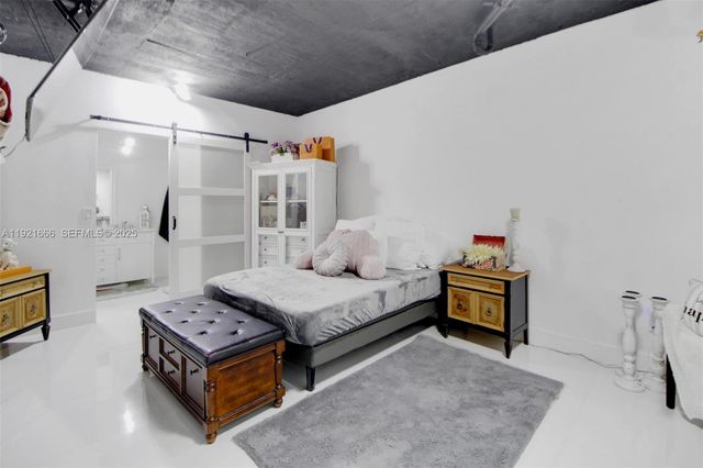 19870 SW 190th St, Miami, FL 33187