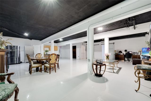 19870 SW 190th St, Miami, FL 33187