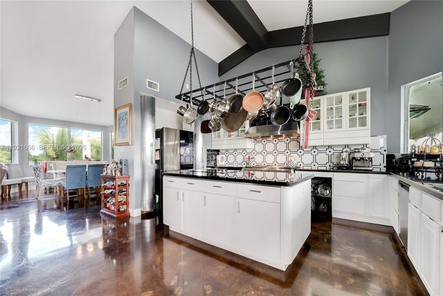 19870 SW 190th St, Miami, FL 33187