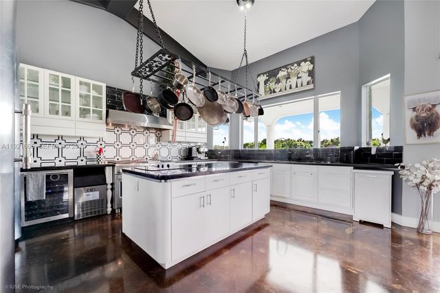 19870 SW 190th St, Miami, FL 33187