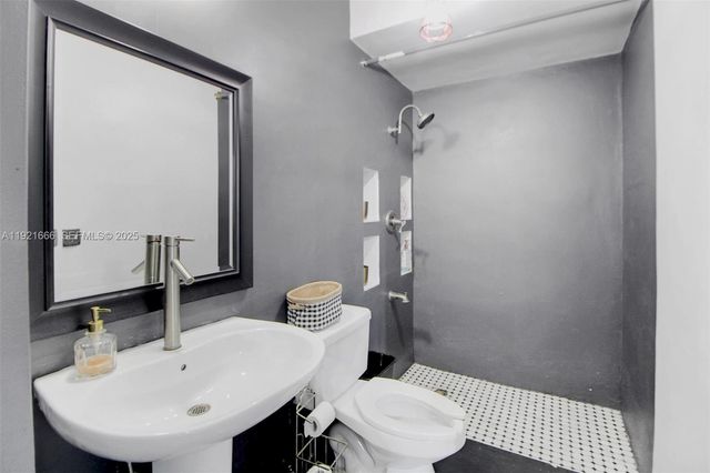 19870 SW 190th St, Miami, FL 33187