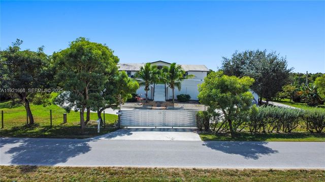 19870 SW 190th St, Miami, FL 33187