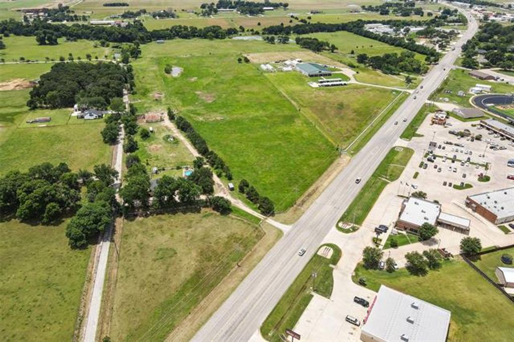 1001 S Highway 377, Pilot Point, TX 76258