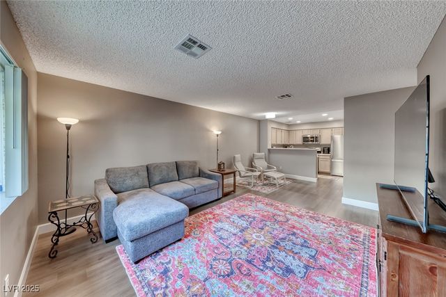 2040 Willowbury Drive A, Las Vegas, NV 89108