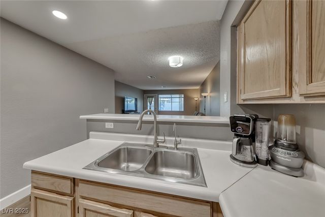 2040 Willowbury Drive A, Las Vegas, NV 89108