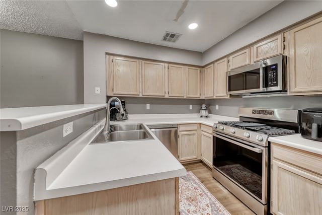 2040 Willowbury Drive A, Las Vegas, NV 89108