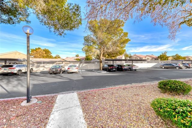 2040 Willowbury Drive A, Las Vegas, NV 89108
