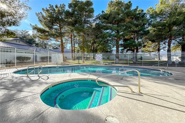 2040 Willowbury Drive A, Las Vegas, NV 89108