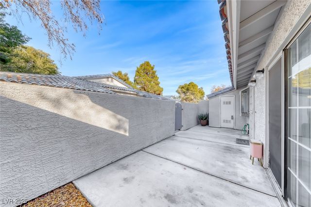 2040 Willowbury Drive A, Las Vegas, NV 89108