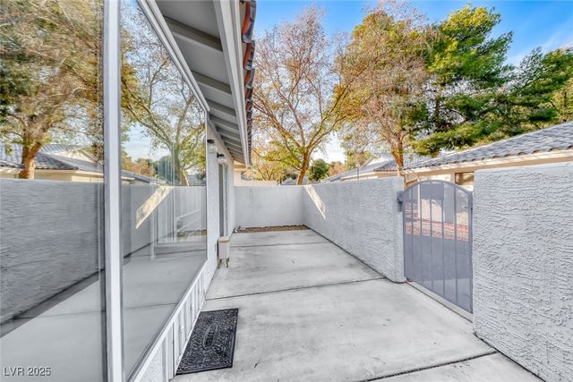 2040 Willowbury Drive A, Las Vegas, NV 89108