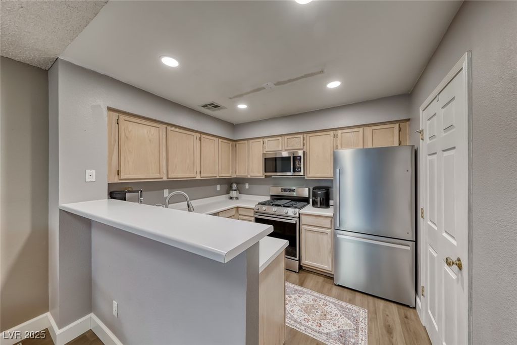 2040 Willowbury Drive A, Las Vegas, NV 89108