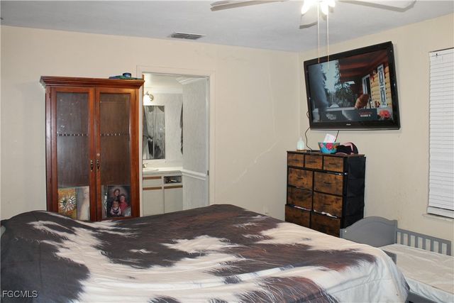 902 Clayton AVE, Lehigh Acres, FL 33972