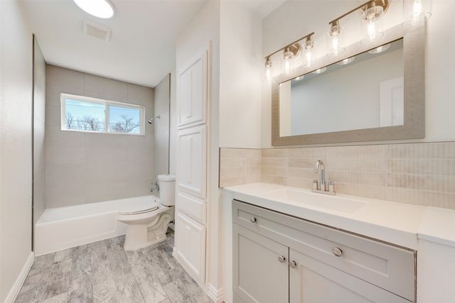 1725 Acosta Street, Grand Prairie, TX 75051