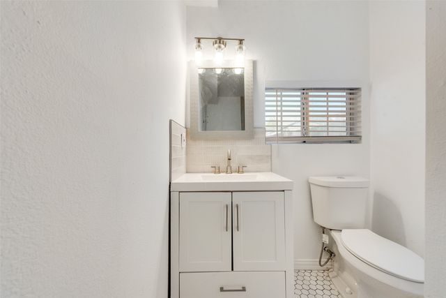 1725 Acosta Street, Grand Prairie, TX 75051